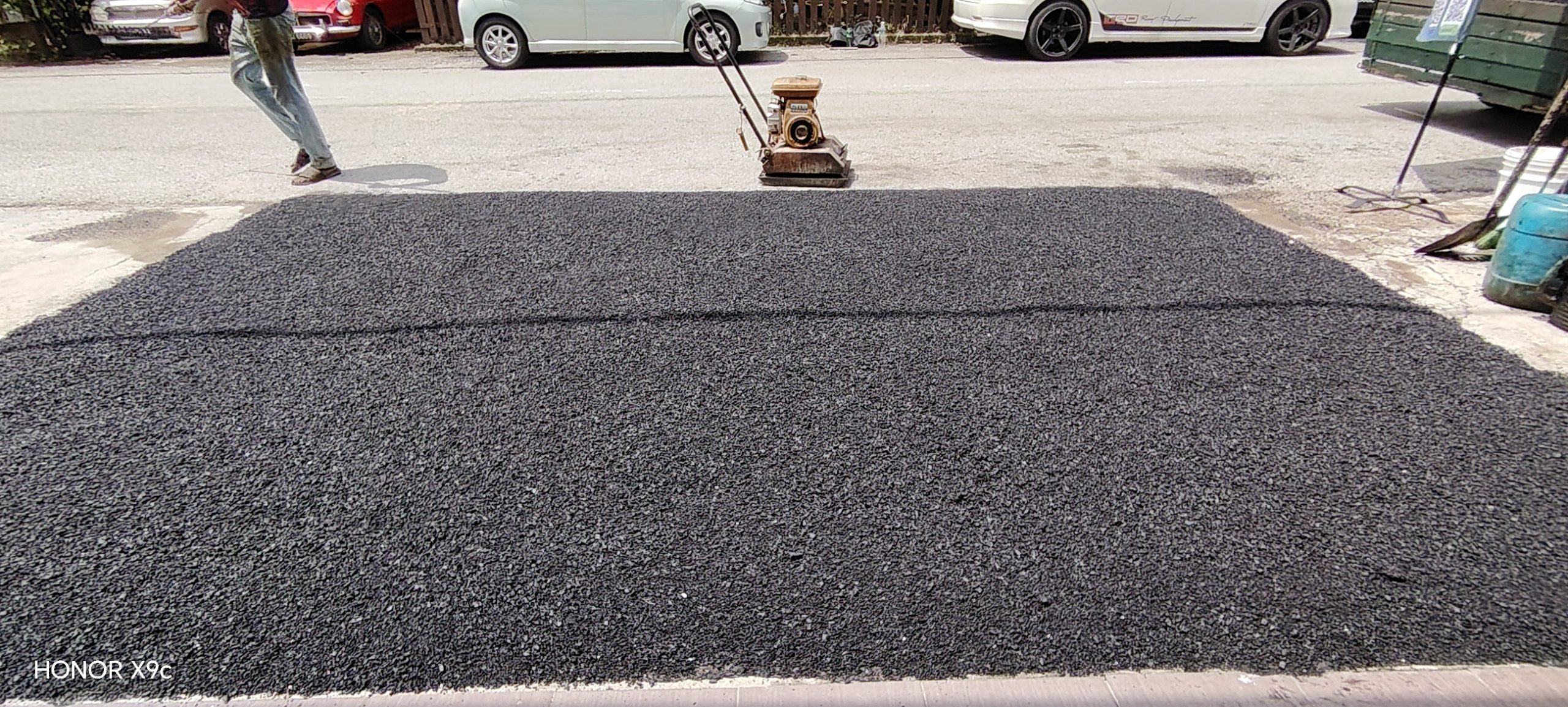 Proses kerja turap jalan premix