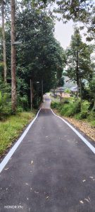 Jalan selepas kerja premix dan garisan tepi siap